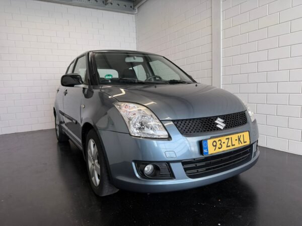 Sportieve Suzuki Swift 1.3 Shogun 5-deurs Kenteken: 93-ZL-KL